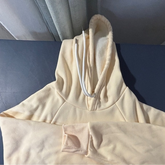 Women's Yellow Fleece Hoodie Size Medium - Picture 11 of 12